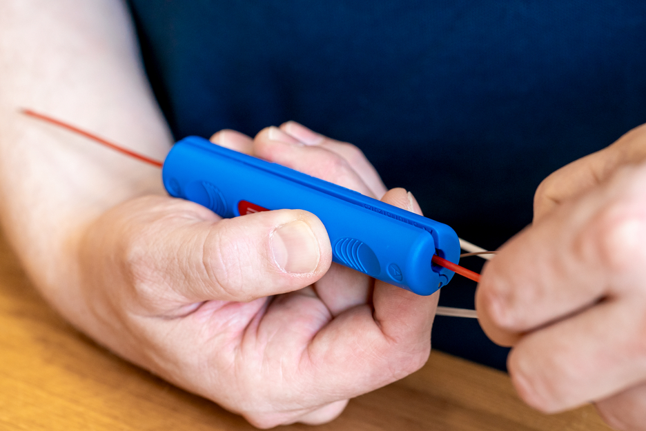LWL Fiber Tüp No. 2 | Fiber optik kablolardaki özel tampon tüplerini sıyırmak için alet