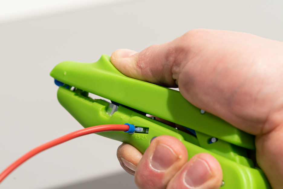 Duo-Soyucu No. 300 Green Line | Sıyırma ve sıkma için sürdürülebilir sıyırma aleti I Çalışma aralığı 0,5 mm² - 6,0 mm²