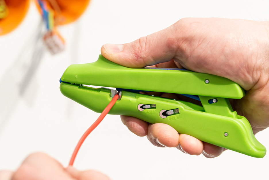 Duo-Soyucu No. 300 Green Line | Sıyırma ve sıkma için sürdürülebilir sıyırma aleti I Çalışma aralığı 0,5 mm² - 6,0 mm²