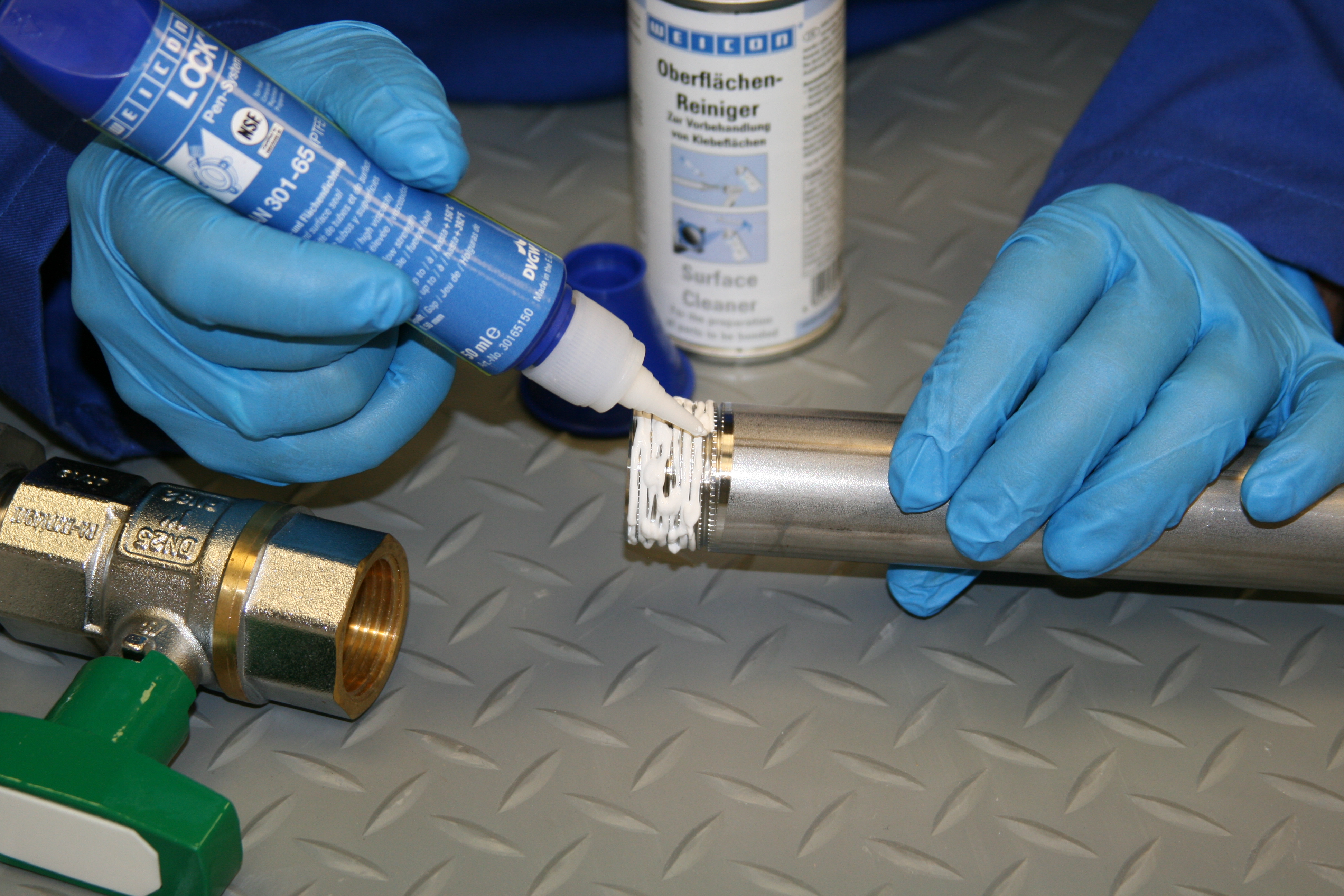 WEICONLOCK® AN 301-65 Boru ve Flanş Sızdırmazlık Malzemesi | PTFE ile, orta mukavemetli, içme suyu onaylı