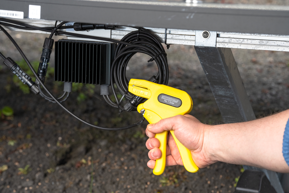 Kablo Sıyırıcı No. 7 Solar | 1,5 - 10 mm² kesitli yaygın fotovoltaik kabloların (H1Z2Z2-K gibi) sıyrılması ve kaplanması için