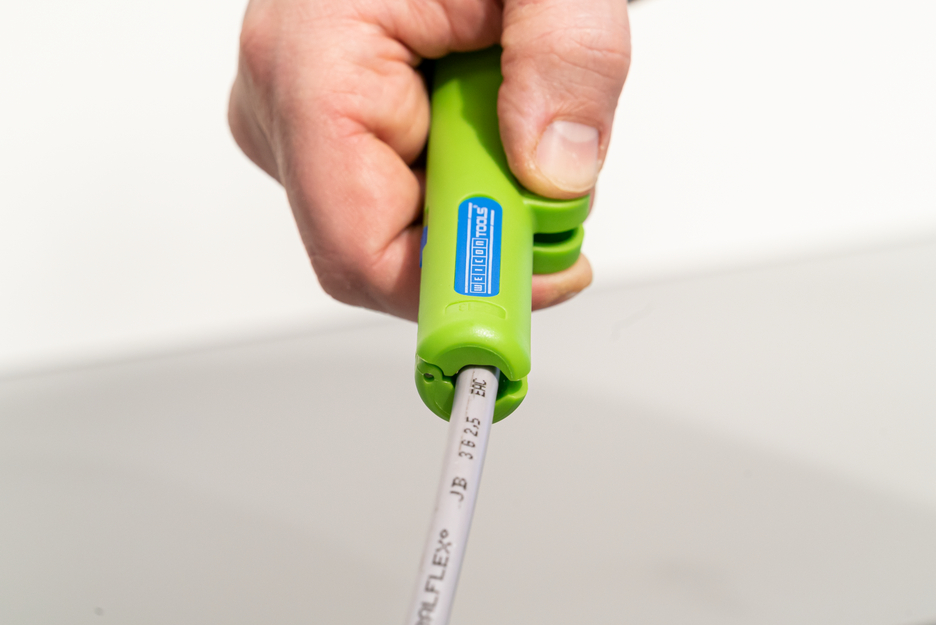 Yuvarlak Kablo Soyucu No. 13 Green Line | Tüm yaygın yuvarlak kabloları sıyırmak için sürdürülebilir sıyırma aleti I I Çalışma aralığı 6,0 - 13,0 mm Ø