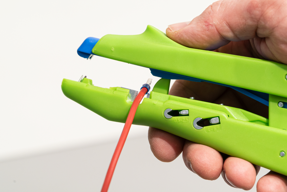 Duo-Soyucu No. 300 Green Line | Sıyırma ve sıkma için sürdürülebilir sıyırma aleti I Çalışma aralığı 0,5 mm² - 6,0 mm²