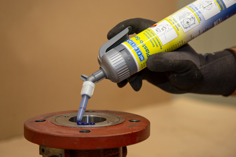 Plast-o-Seal® | permanently plastic universal sealant