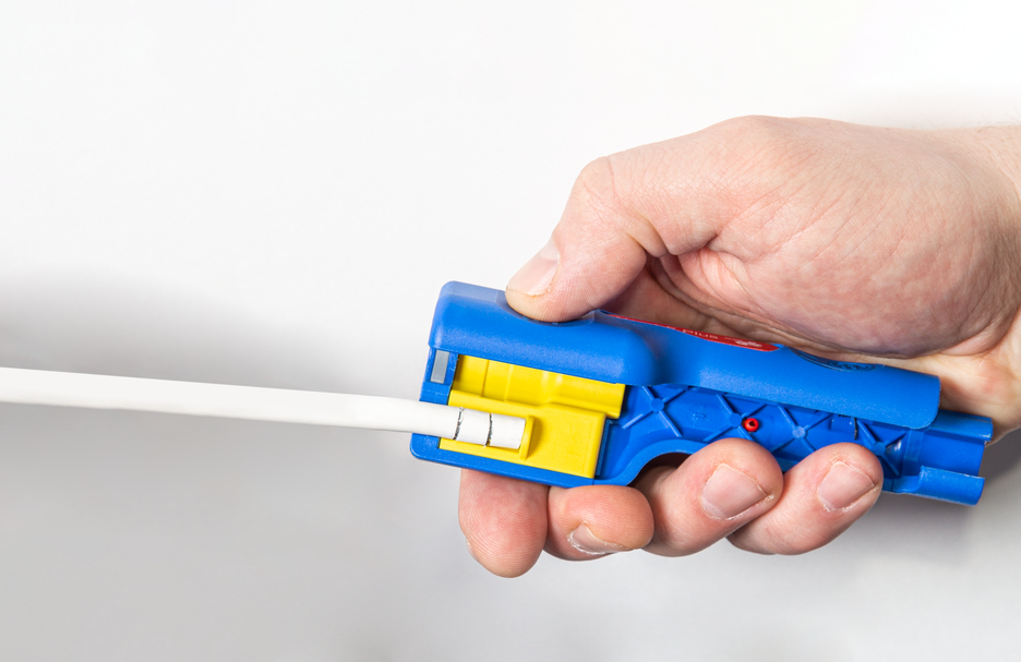 Coax sıyırıcı No 1 F Plus - F sıkıştırma konnektörleri için uygundur | for skinning and stripping coaxial cables incl. untwisting aid