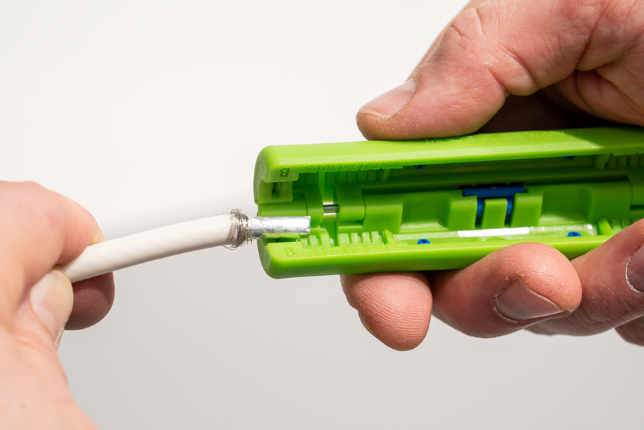 Coax Soyucu No. 2 Green Line | Koaksiyel kabloları soymak ve sıyırmak için sürdürülebilir sıyırma aleti I Çalışma aralığı 4,8 - 7,5 mm Ø
