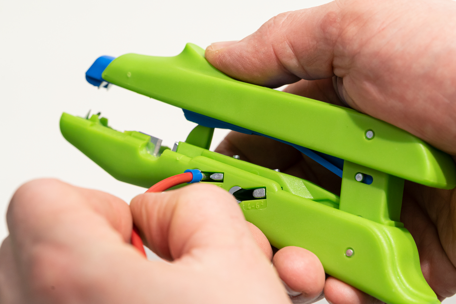Duo-Soyucu No. 300 Green Line | Sıyırma ve sıkma için sürdürülebilir sıyırma aleti I Çalışma aralığı 0,5 mm² - 6,0 mm²
