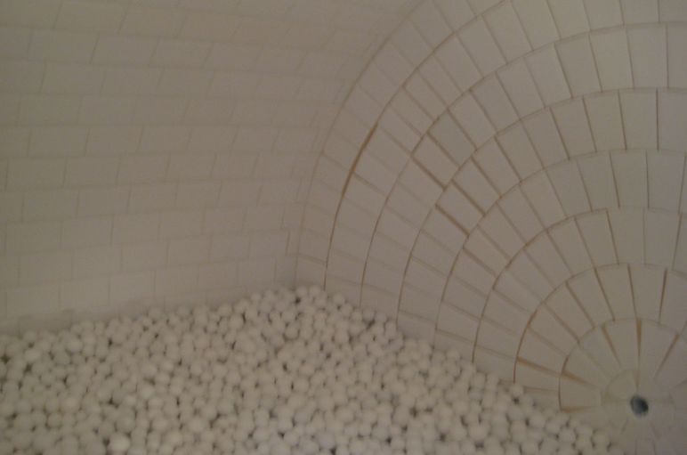 Beyaz değirmenin içi