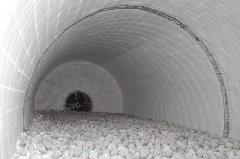 Beyaz değirmenin içi