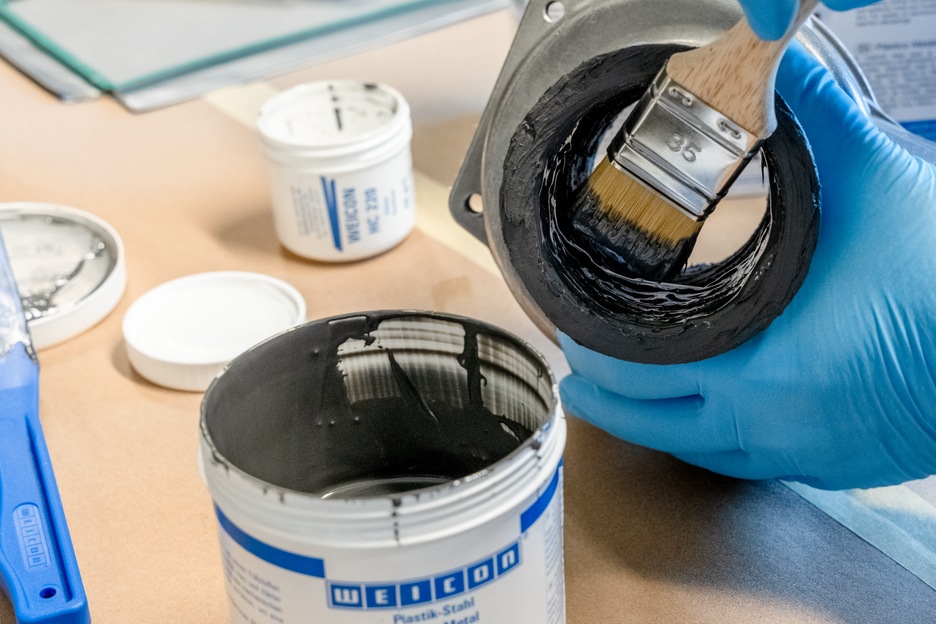 WEICON Seramik HC 220 | ceramic-filled high-temperature-resistant epoxy resin system for wear protection coating