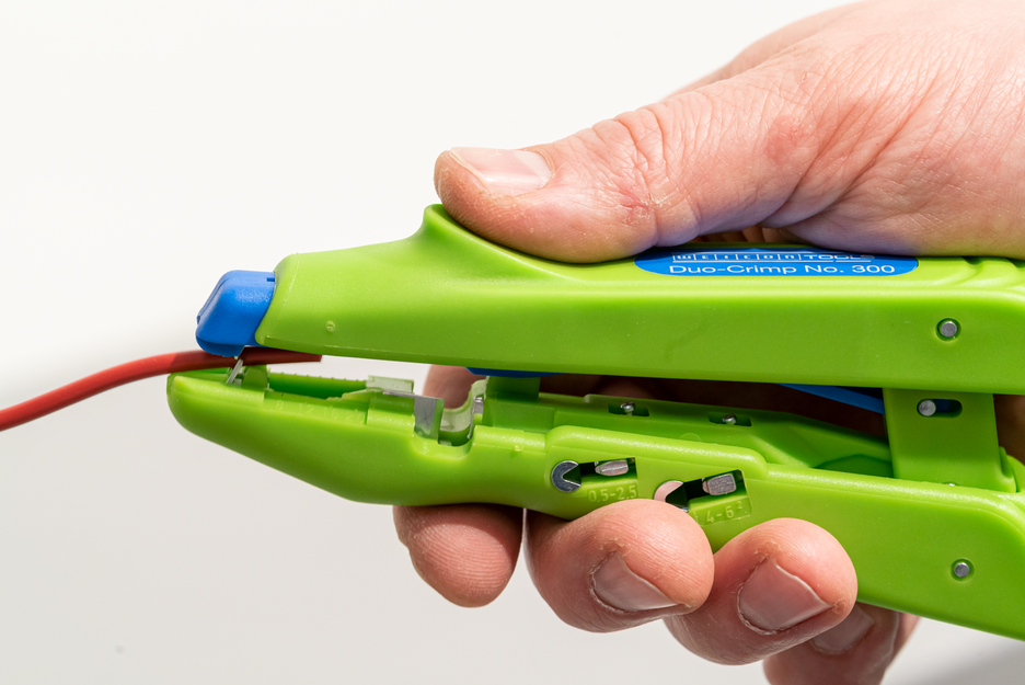Duo-Soyucu No. 300 Green Line | Sıyırma ve sıkma için sürdürülebilir sıyırma aleti I Çalışma aralığı 0,5 mm² - 6,0 mm²