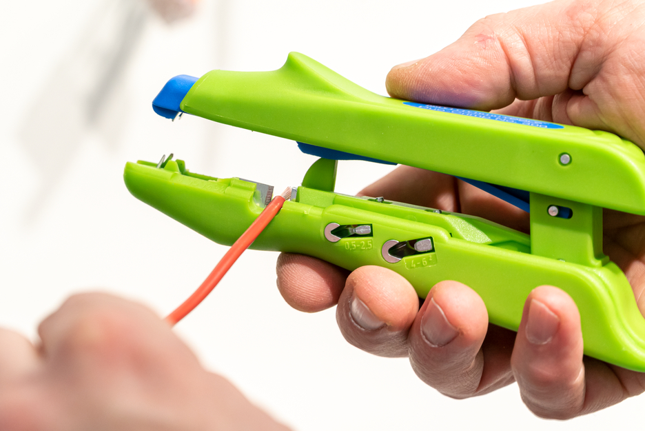Duo-Soyucu No. 300 Green Line | Sıyırma ve sıkma için sürdürülebilir sıyırma aleti I Çalışma aralığı 0,5 mm² - 6,0 mm²